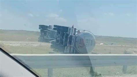 Vuelca Pipa Con Gasolina En Autopista