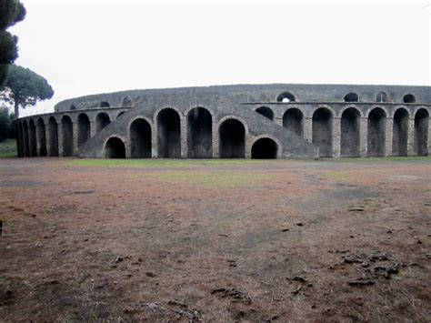 Netherley Traveling...home and away: Pompeii - Amphitheatre