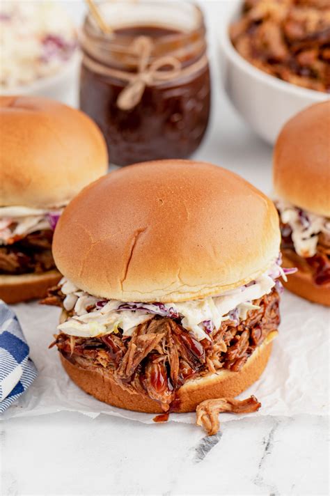 Easy Pulled Pork Sandwiches Mommy Hates Cooking