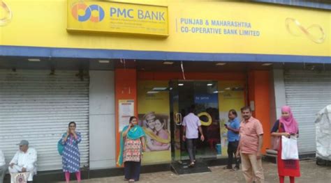 Pmc Bank Crisis Mumbai Police Register Fir Against Pmc Officials