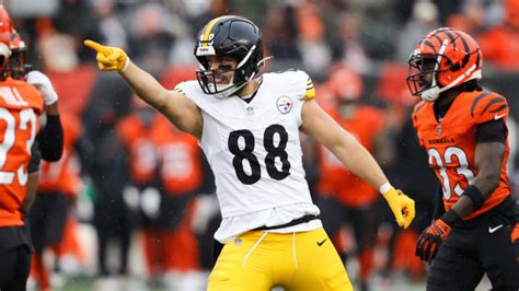 Pittsburgh Steelers Camp Takeaways Pat Freiermuth Looks Like Wr2