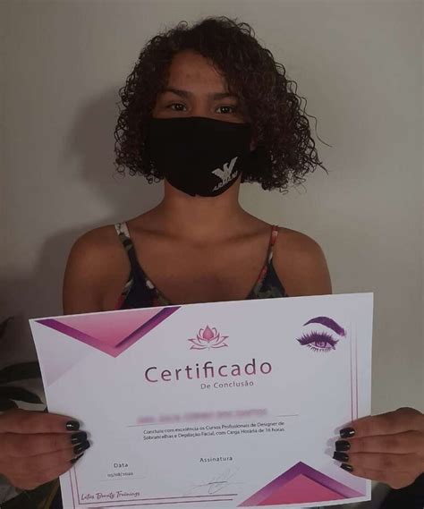 Curso Design de Sobrancelhas e Depilação Facial Lotus é Bom