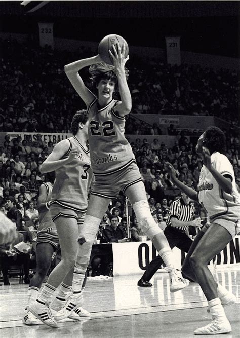 Anne Donovan, basketball Hall of Famer and Olympic gold medalist, dies