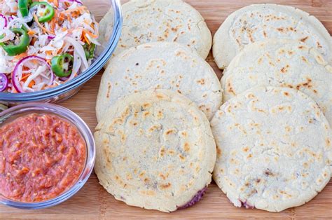 Pupusas Salvadoreñas Receta Tradicional Para Preparar En Casa