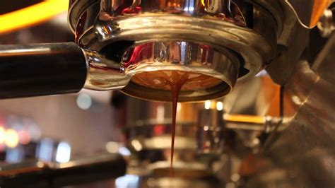 Naked Portafilter Espresso Shot At Storyville Coffee Seattle Youtube