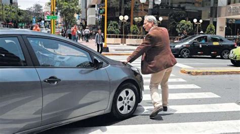 Los riesgos de los peatones mayores en el tránsito