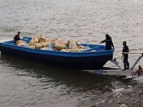 Cali Interceptan Lancha Con Toneladas De Marihuana En Buenaventura