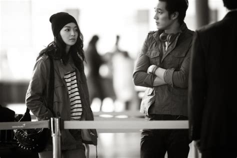 Photo Shin Min Ah And So Ji Sub In An Airport Photoshoot Daily K