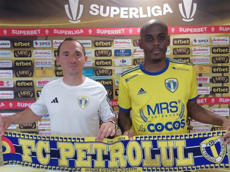 OFICIAL Petrolul a transferat un fotbalist crescut de Juventus și FC