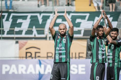 Ap S Les O De Paul O Paysandu Anuncia Contrata O Do Zagueiro Wesley