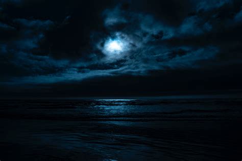 4240x2832 Moonrise Ocean Moody Blue Night Beach Cloud Sea