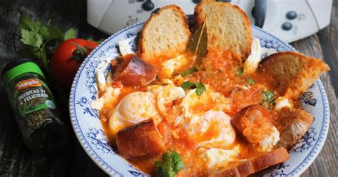 Sopas De Tomate Ovos Escalfados E Oreg Os De Receitas Para A