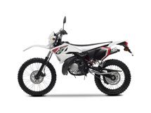 Motorrad Vergleich Yamaha Dt R Vs Rieju Mrt Freejump