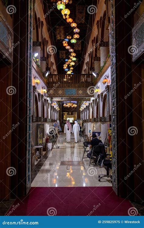 Interior Del Mercado De Souq Waqif En Doha Imagen editorial - Imagen de ...