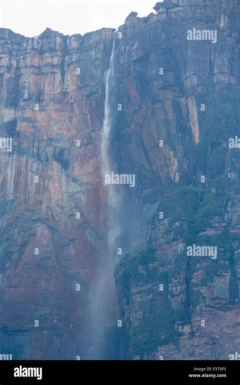 Kerepakupai Vena O Salto Angel El Salto Angel En Las Nubes Cataratas