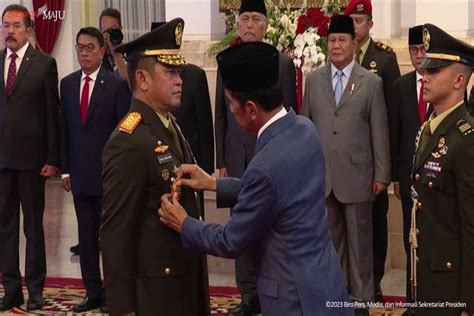 Jokowi Resmi Lantik Menantu Luhut Maruli Simanjuntak Jadi KSAD