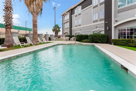 La Quinta Inn & Suites by Wyndham Seguin | Seguin, TX Hotels