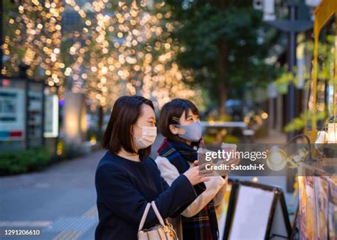 Food Truck Winter Photos And Premium High Res Pictures Getty Images