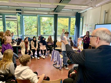 Zum Schulbesuch Des Senators Bei Uns Im Hause Stadtteilschule