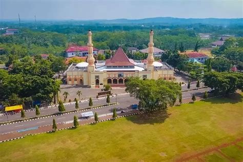 Jaraknya Km Dari Pusat Keramaian Kota Inilah Pesona Kecamatan