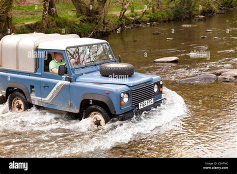 Landrover Off Road Adventure In Hi Res Stock Photography And Images Alamy