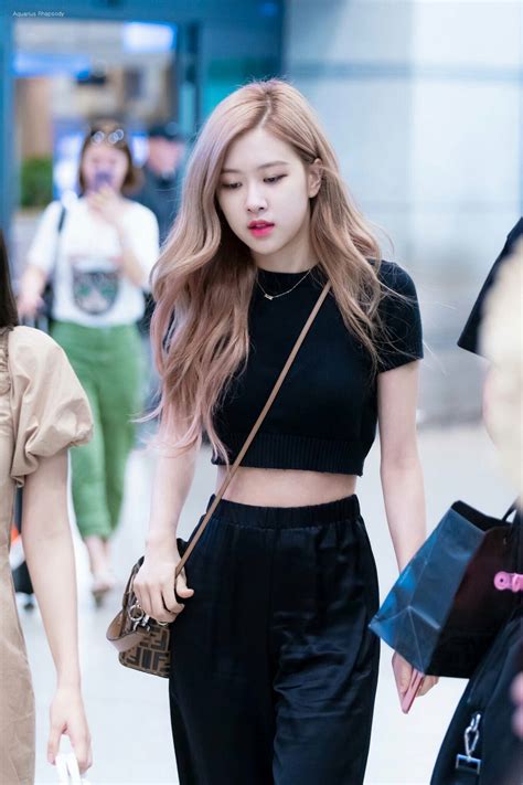 Pin By نيٰرفہٰانا🦋💜 On ´｡｡` BlΛƆkpiИk ´｡｡` Rose Outfits Blackpink Fashion Fashion