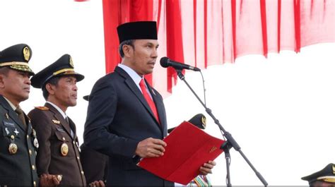 Ketua DPRD Jambi Bacakan Teks Proklamasi Di Upacara HUT Ke 79 RI IMCNEWS