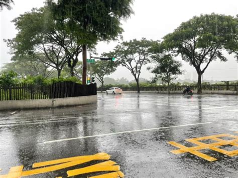 5縣市豪大雨警報 高雄、台南13區淹水一級警戒 生活焦點 要聞 Nownews今日新聞