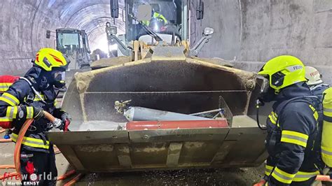 Bgld Brennende Acetylen Gasflasche Auf Der Tunnelbaustelle Der S In