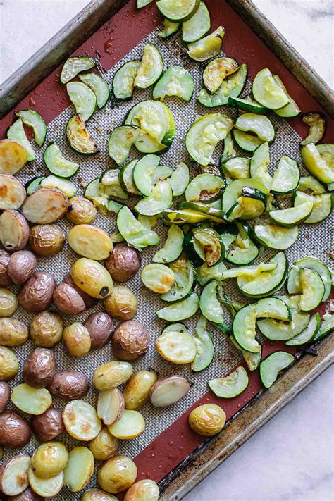 Herb Roasted Zucchini And Potatoes ⋆ Only 5 Ingredients Easy