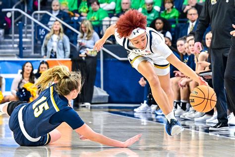 Ncaa Tournament Notre Dame Women Handle Kent State In Opening Round