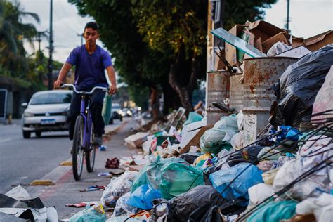 Moradores De Caucaia Reclamam De Excesso De Lixo Nas Ruas