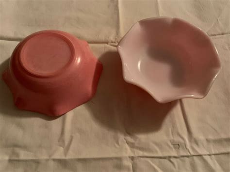 Hazel Atlas Pink Crinoline Lasagna Ruffled Cereal Salad Bowls