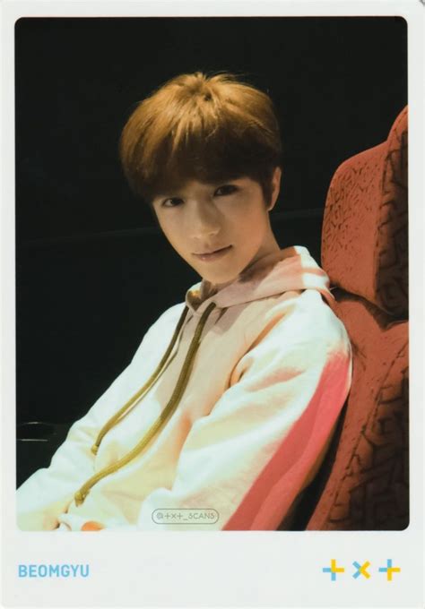 Beomgyu Photocard Scan Credits To Txt Scans On Twitter Gambar Wajah