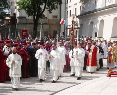 Kraków procesja ku czci św Stanisława głównego patrona Polski