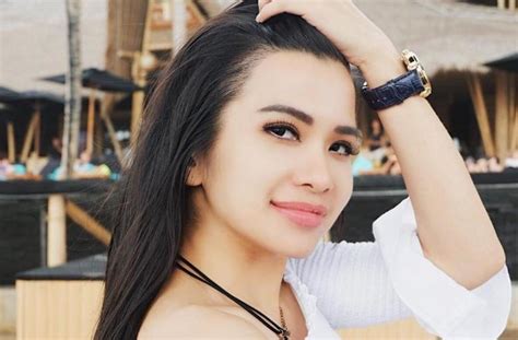 Tanpa Operasi 5 Potret Seksi Maria Vania Pamer Body Aduhai