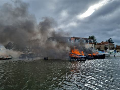 Faits Divers Plusieurs Bateaux En Feu Dans Le Port De Digoin