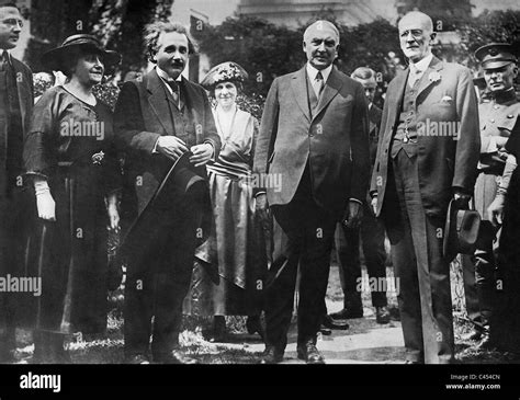 Albert Einstein Et Sa Femme Banque De Photographies Et Dimages Haute