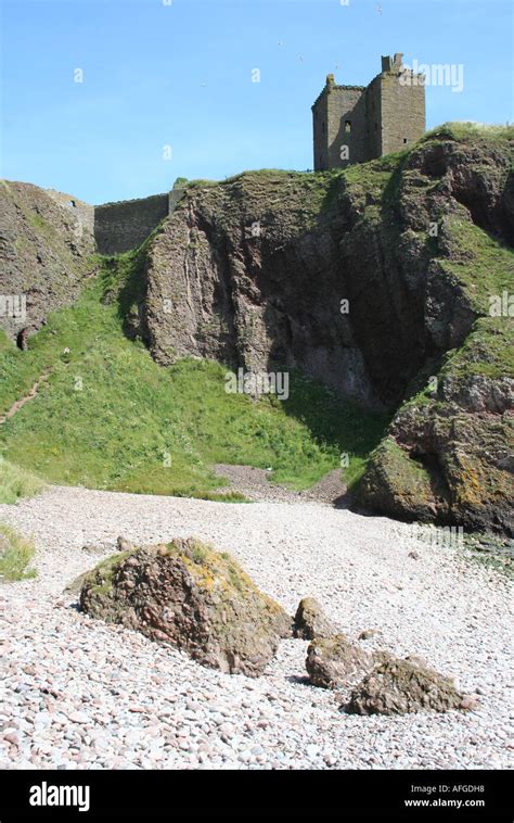 Dunnottar Castle Scotland July 2006 Stock Photo - Alamy