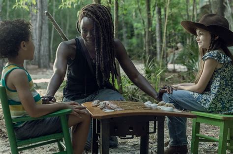 The Walking Dead S10 Michonne Shines A Light On Things [preview]