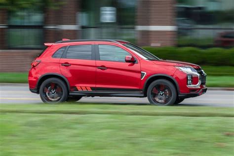 2021 Mitsubishi Outlander Sport Pictures 94 Photos Edmunds