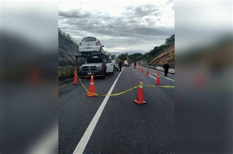 Hallan a hombre colgado de grúa en Xalapa Telediario México