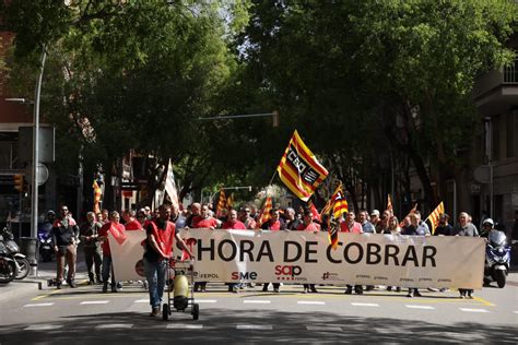 Mossos Cortan La Diagonal Y Exigen Al Govern Equipar Su Salario Con El