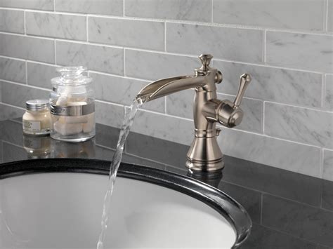 Delta Cassidy Single Handle Waterfall Bathroom Faucet With Metal Drain Assembly