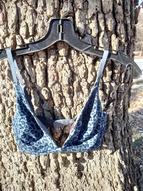 Victoria's Secret Incredible Bra In Size 34dd - Gem