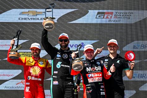 Abreu segura Zonta e vence corrida 2 da Stock Car no Velopark Notícia