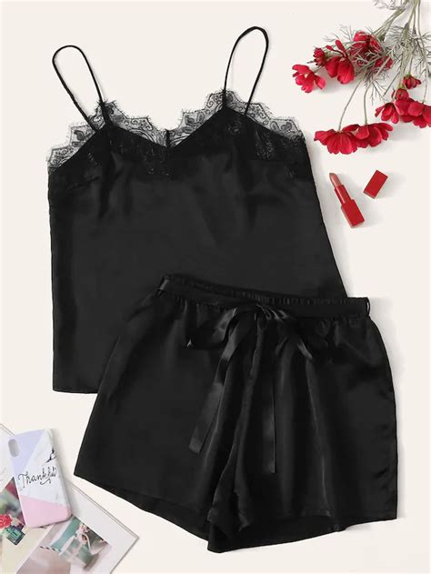 SHEIN Eyelash Lace Trim Satin Cami Top and Shorts PJ Set Kadın iç