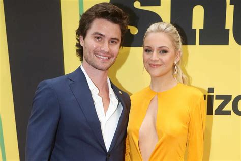 Kelsea Ballerini Confirms She And Boyfriend Chase Stokes Have Moved In