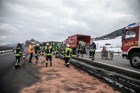 Lkw Umgekippt Komplizierte Bergung Auf Der A Abendzeitung M Nchen