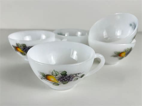 Set Of 5 Large Arcopal Opal Glass Coffee Or Tea Cups Fruits De France